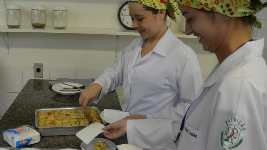 Universidade oferece oficina de culinária aberta à população Universidade oferece oficina de culinária aberta à população