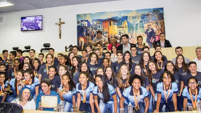 Escola de Atletas e Formação Integral recebe moção de aplauso