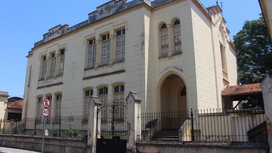 Após abandono, escola Lopes Chaves será reformada Após abandono, escola Lopes Chaves será reformada