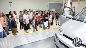 Volks Taubaté promove visita de familiares de empregados à fábrica