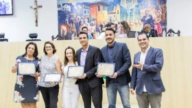 Anhanguera é homenageada na Câmara por nota máxima no Enade