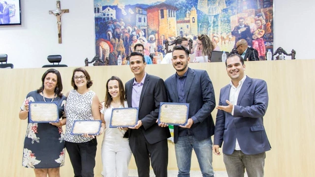 Anhanguera é homenageada na Câmara por nota máxima no Enade