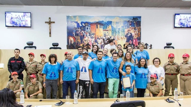 Grupo “Unidos pela Fé” recebe moção de aplausos na Câmara