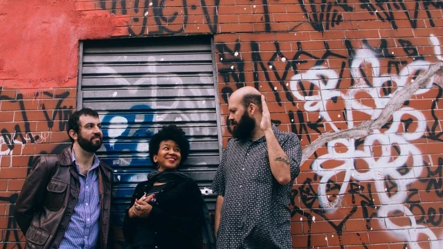 Banda Metá Metá apresenta show gratuito em Taubaté