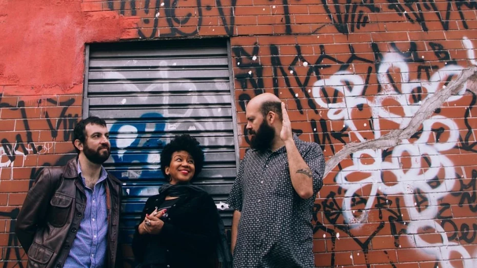 Banda Metá Metá apresenta show gratuito em Taubaté Banda Metá Metá apresenta show gratuito em Taubaté
