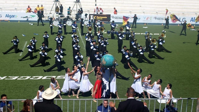 Famuta emociona público com show que levará ao Campeonato Mundial