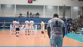 Vôlei Taubaté é derrotado e vê craque do time sofrer grave lesão