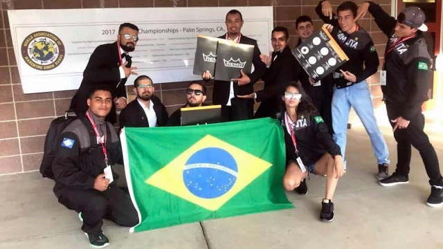 Famuta é bicampeã mundial na categoria Batalha de Percussão