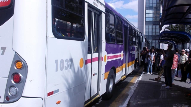 Linhas de ônibus têm horários especiais no período de Natal