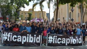 Alunos da Unitau se mobilizam pela continuidade do Pibid