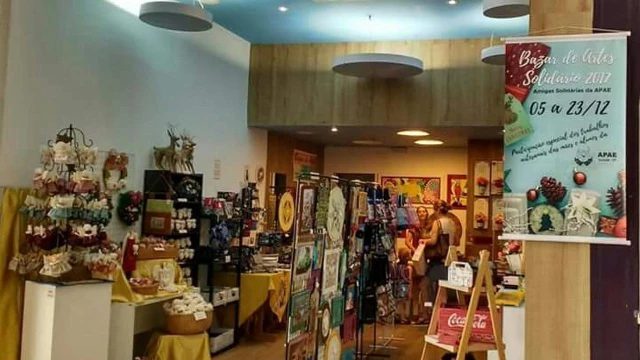 Shopping recebe bazar solidário da APAE de Taubaté