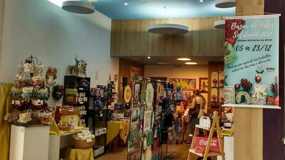 Shopping recebe bazar solidário da APAE de Taubaté Shopping recebe bazar solidário da APAE de Taubaté