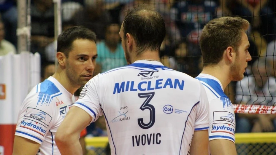 Vôlei Taubaté enfrenta Sesc-RJ de olho na vice-liderança da Superliga Vôlei Taubaté enfrenta Sesc-RJ de olho na vice-liderança da Superliga