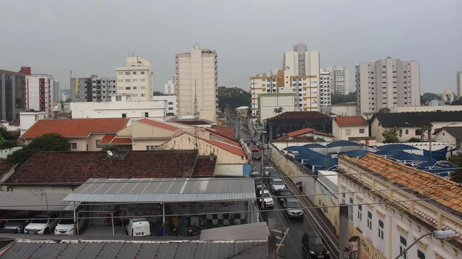 Verão em Taubaté tem início com tempo nublado e chuva Verão em Taubaté tem início com tempo nublado e chuva