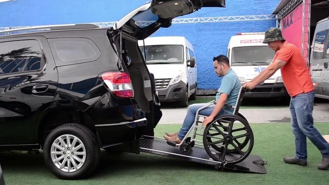 Serviço público de transporte de táxi adaptado é criado após lei