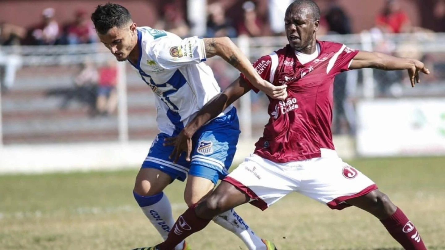 Lateral com passagem pelo Palmeiras é anunciado no Taubaté