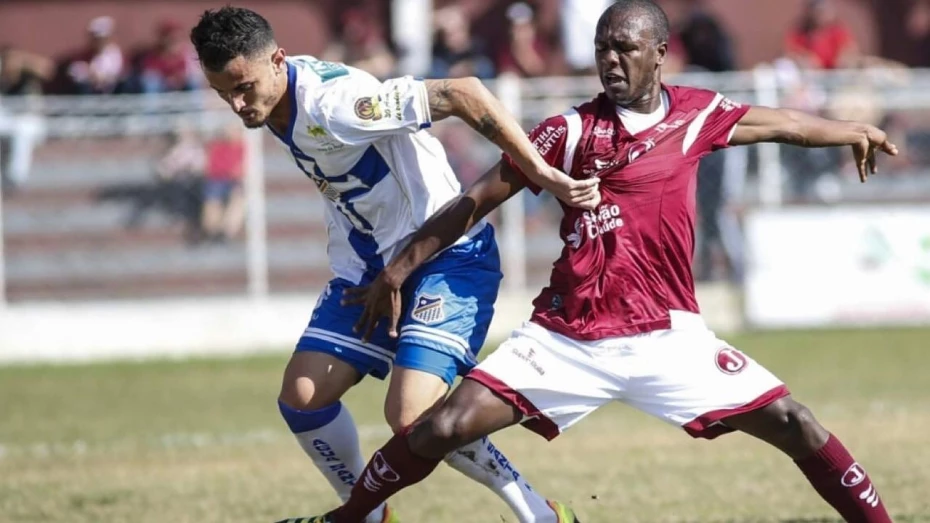 Lateral com passagem pelo Palmeiras é anunciado no Taubaté