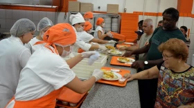 Bom Prato realiza almoço especial de Réveillon