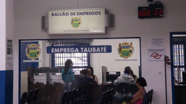 Balcão de empregos está com vagas abertas