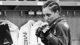Kalindra Faria perde para Jessica Eye em decisão dividida no UFC
