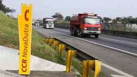 Telefones de emergência da Via Dutra recebem revitalização