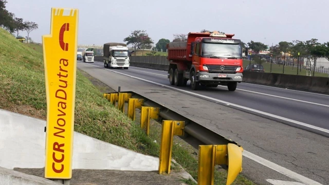 Telefones de emergência da Via Dutra recebem revitalização