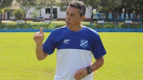 Burrão demite técnico após perder de 6 a 1 para o Nacional