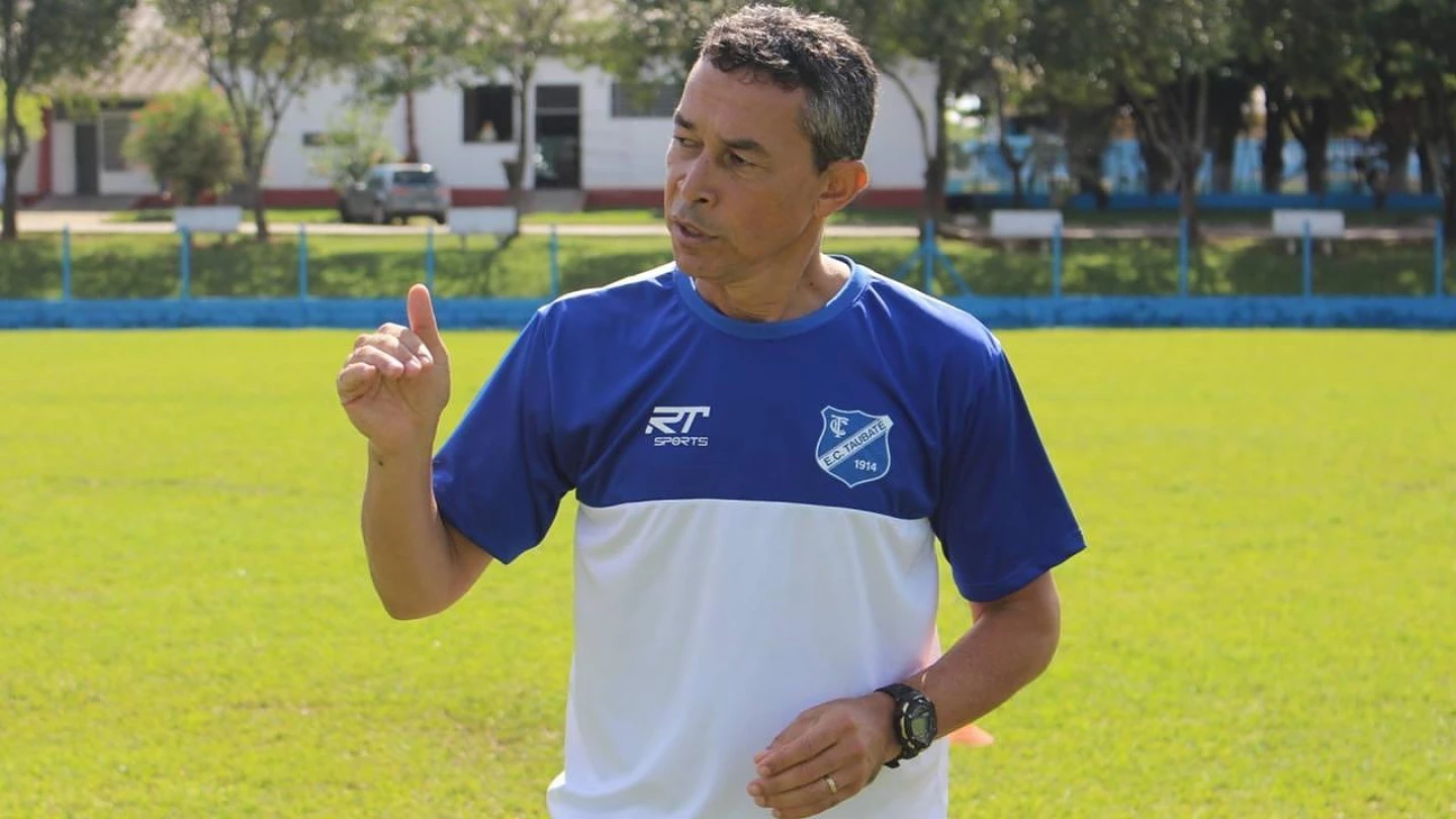 Burrão demite técnico após perder de 6 a 1 para o Nacional