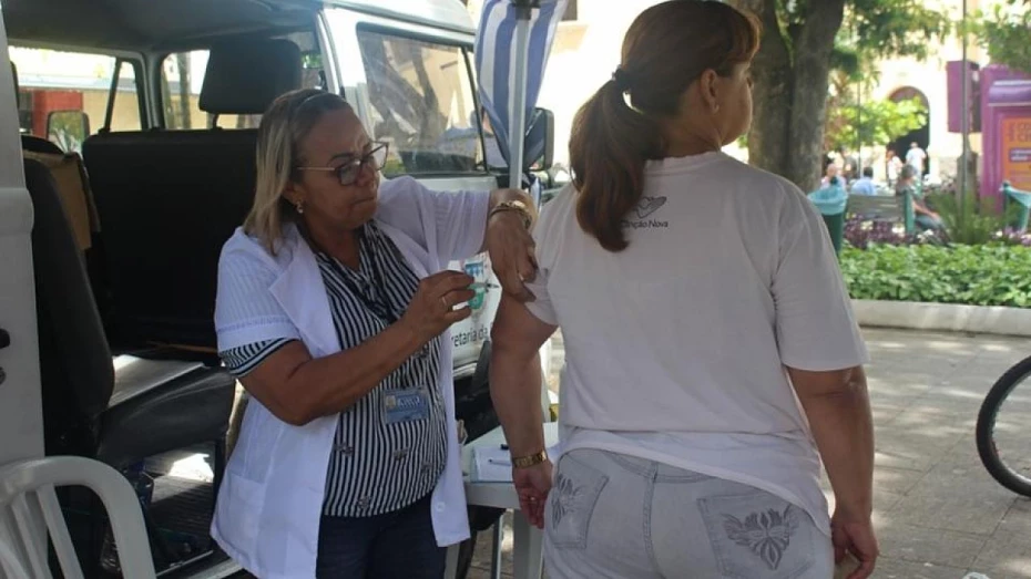 Mais de 200 mil são imunizados contra a febre amarela em Taubaté Mais de 200 mil são imunizados contra a febre amarela em Taubaté