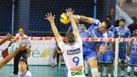 Vôlei Taubaté sofre, mas derrota Campinas pela Superliga