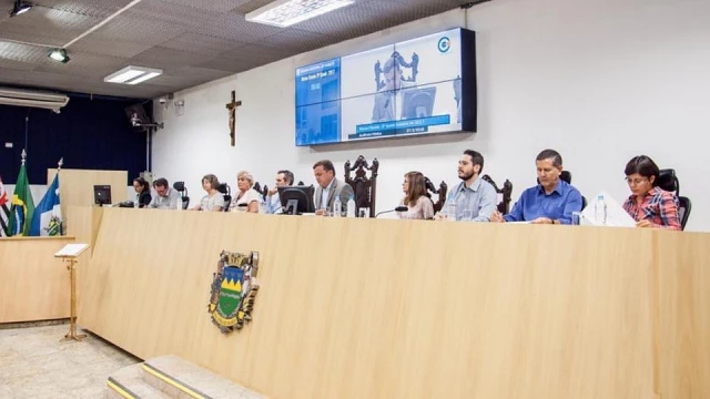 Unitau presta contas na Câmara de Taubaté