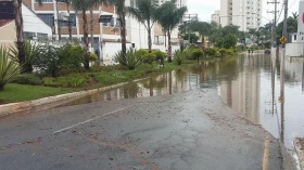 Chuva causa alagamentos em diversos pontos de Taubaté