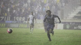 Burrão derrota Juventus e volta a sonhar com classificação