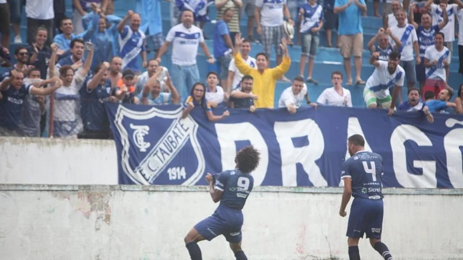 Taubaté derrota São Bernardo com “hat-trick” de Flávio Carioca Taubaté derrota São Bernardo com “hat-trick” de Flávio Carioca