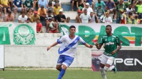 Burro da Central cede lateral-direito ao Goiás