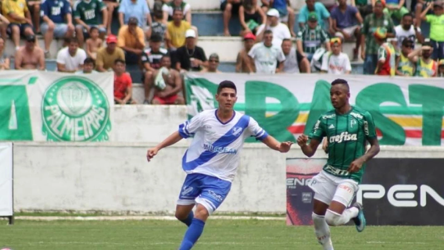 Burro da Central cede lateral-direito ao Goiás