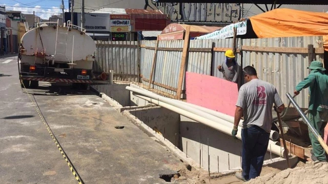 Prefeitura instala contêineres subterrâneos para lixo no Mercadão