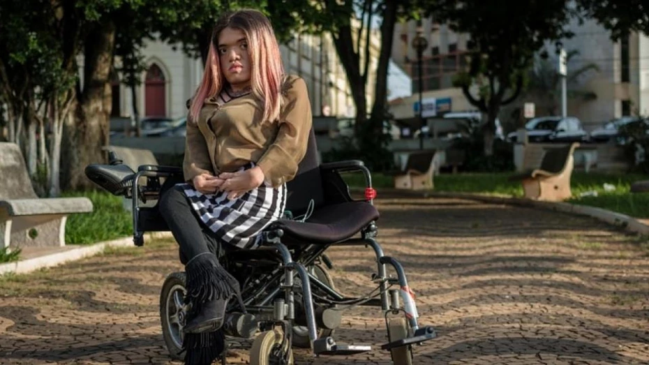 Encontro com Leandrinha Du Art debate gênero e sexualidade no Sesc Encontro com Leandrinha Du Art debate gênero e sexualidade no Sesc