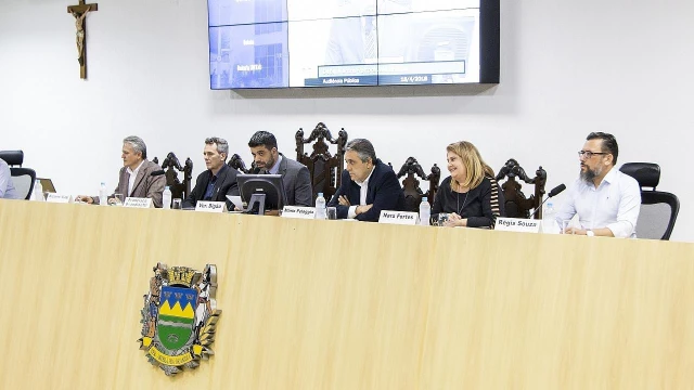Candidatos a reitor da Unitau apresentam propostas em audiência pública