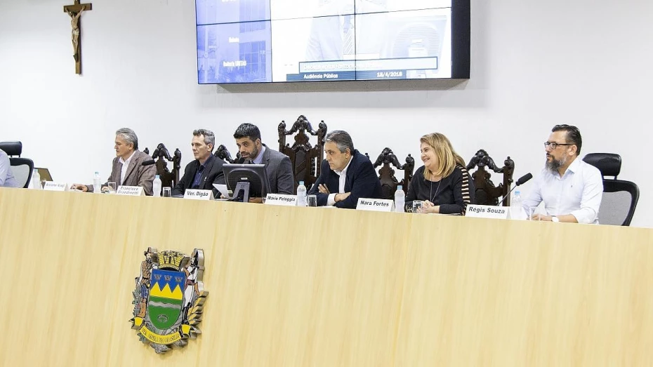 Candidatos a reitor da Unitau apresentam propostas em audiência pública Candidatos a reitor da Unitau apresentam propostas em audiência pública