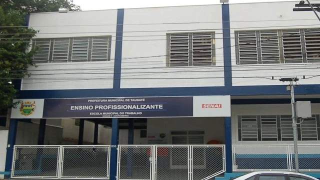 Escola do Trabalho oferece mais de 200 vagas para cursos