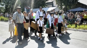 Desfile da Imigração é destaque no último dia da Festa de Quiririm