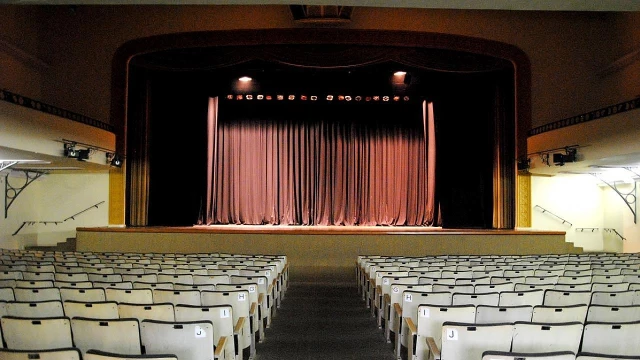 Espetáculo “Esperando Godot” é destaque no Teatro Metrópole