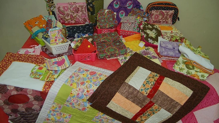 Alunos das Escolas do Trabalho promovem Feira de Artesanato Alunos das Escolas do Trabalho promovem Feira de Artesanato