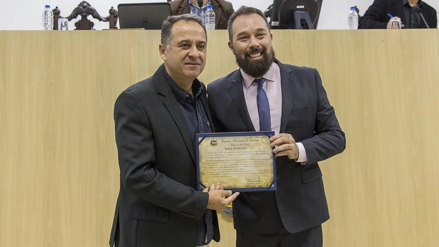 Secretário de Turismo e Cultura recebe moção de aplauso na Câmara
