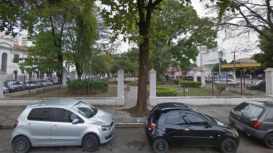 Prefeitura altera sentido e instala semáforo na praça do Bom Conselho Prefeitura altera sentido e instala semáforo na praça do Bom Conselho
