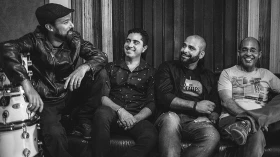 Tributo ao Clube da Esquina é atração no Teatro Metrópole