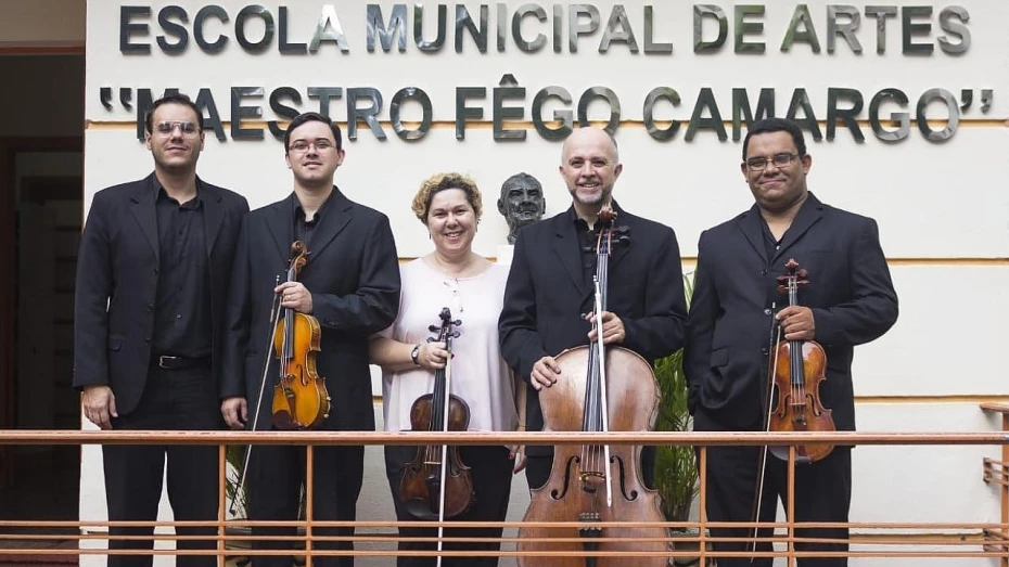 Escola Fêgo Camargo apresenta espetáculo sobre Mozart no Metrópole Escola Fêgo Camargo apresenta espetáculo sobre Mozart no Metrópole