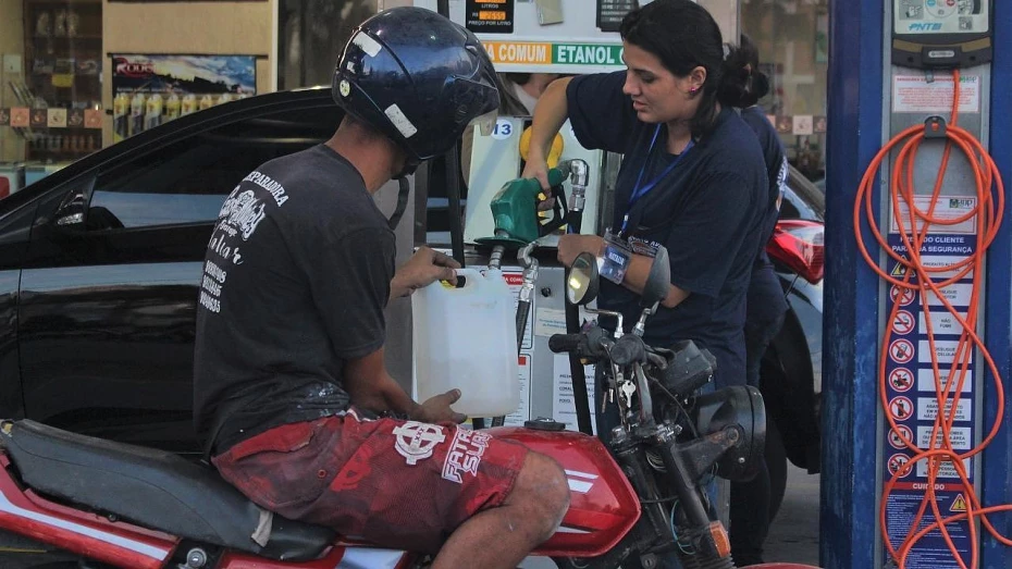 Greve dos caminhoneiros segue afetando setores de Taubaté Greve dos caminhoneiros segue afetando setores de Taubaté