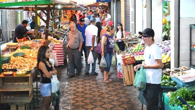 Mercado Municipal de Taubaté é afetado pela greve dos caminhoneiros